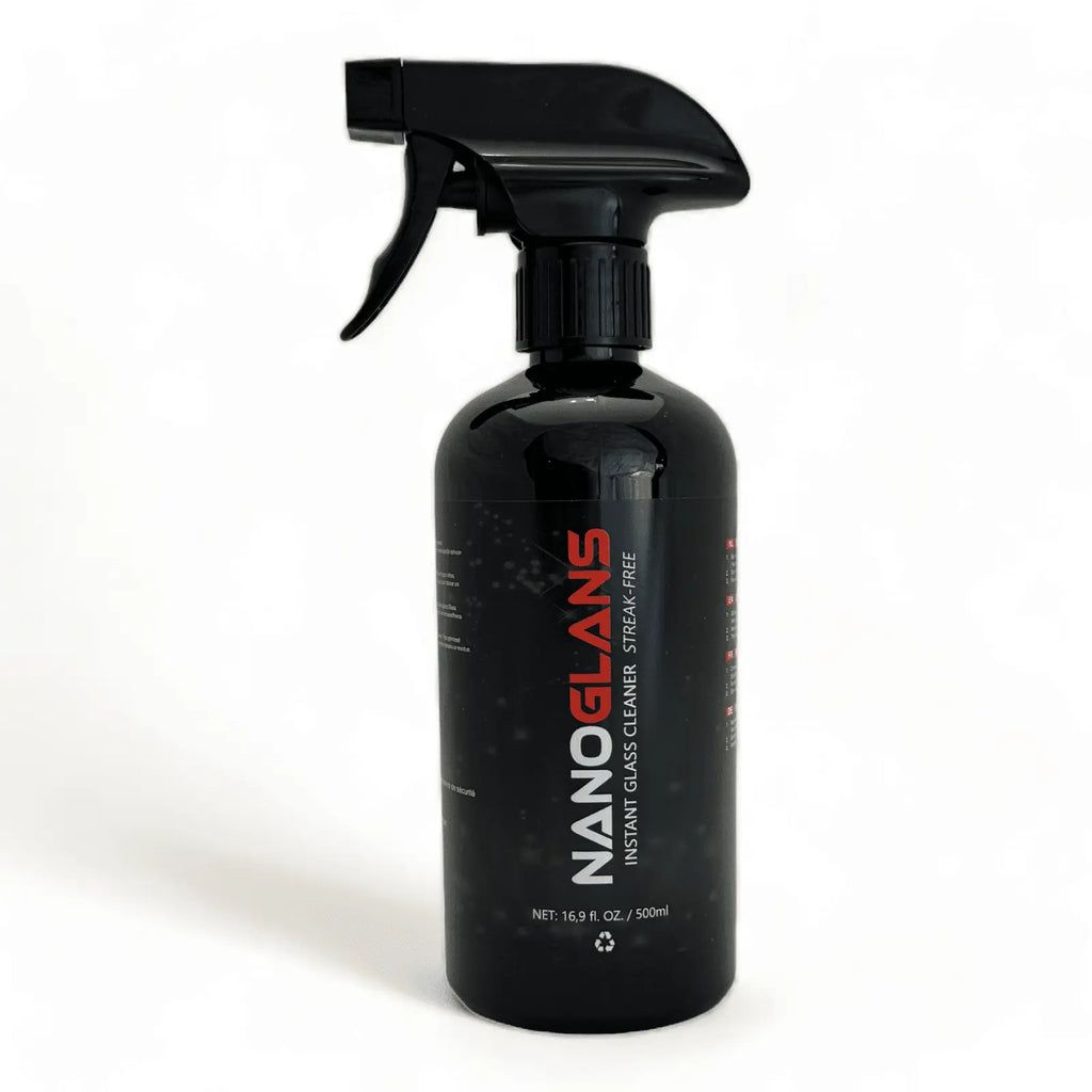 Zwarte spuitfles schoonmaakmiddel Nanoglans 500ml.