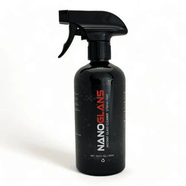 Zwarte spuitfles schoonmaakmiddel Nanoglans 500ml.
