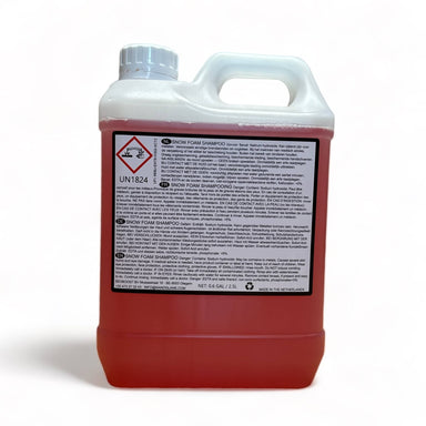 Rode can met Snow Foam Shampoo label.
