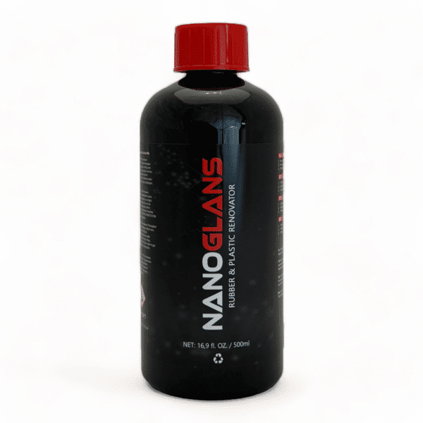 Flesje Nanoglans rubber- en plasticvernieuwer.