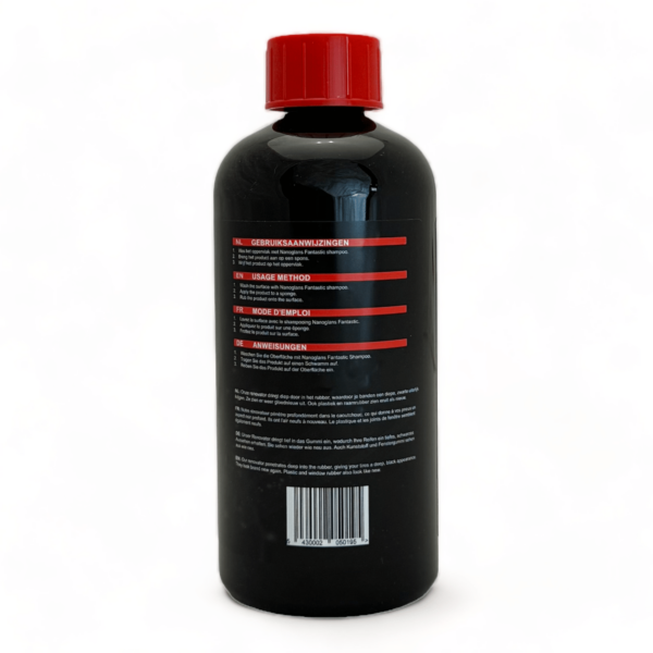 Zwarte fles met etiket en gebruiksaanwijzing in meerdere talen.